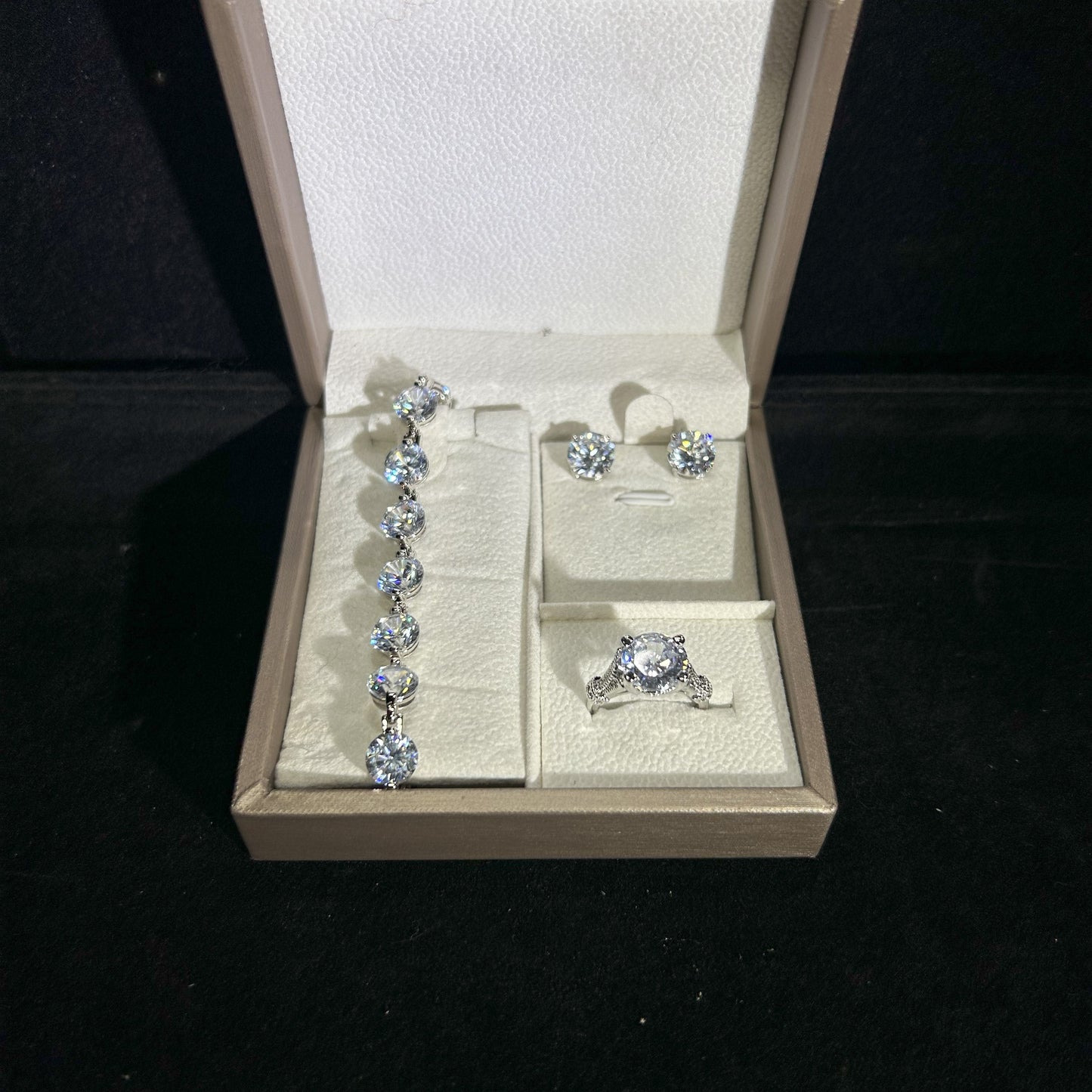 Round Sparkle 3 Carat Zirconia Silver Plated Set